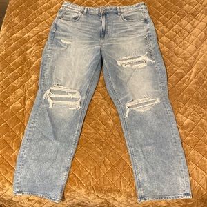 American Eagle Mom Straight Jean